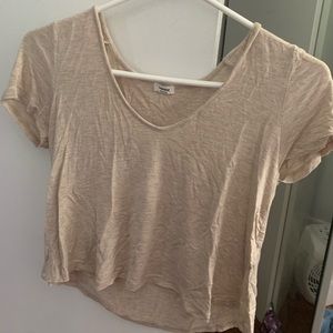 V-neck t-shirt